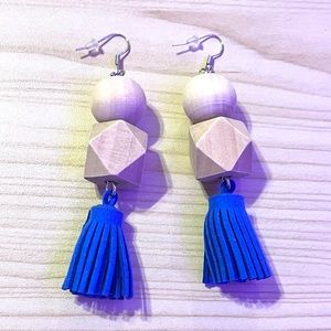 cute wood and blue tassel earrings!